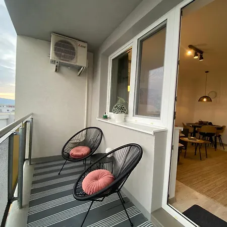 Utulny Byt S Parkovanim Wifi Parkovanie Appartement *